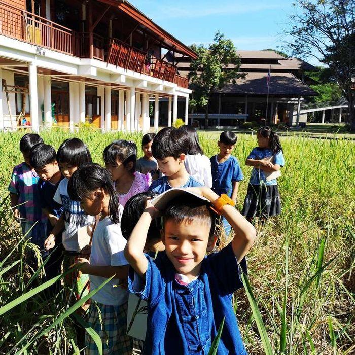 Sakon Nakhon Isaan Thailand School Kids