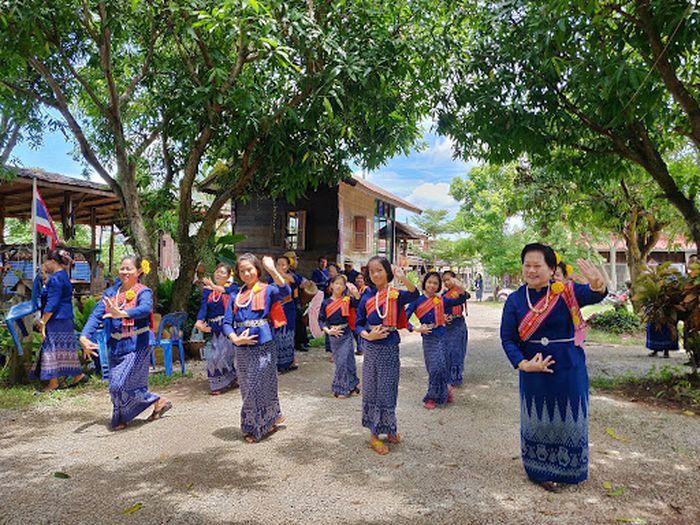 Ban Chiang Udon Thani Isaan Dance